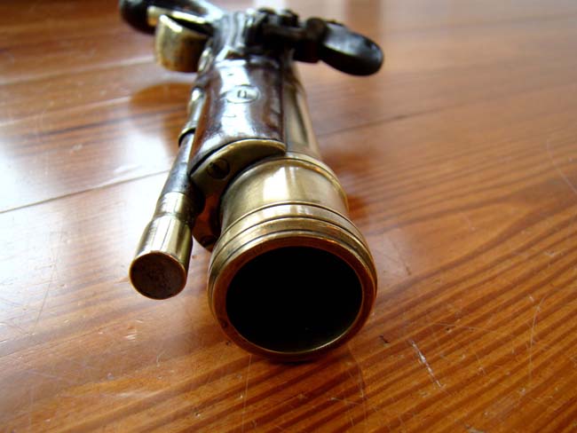 An 18th century flintlock blunderbuss pistol signed 'Barnett' circa 1760-1780 — image 5